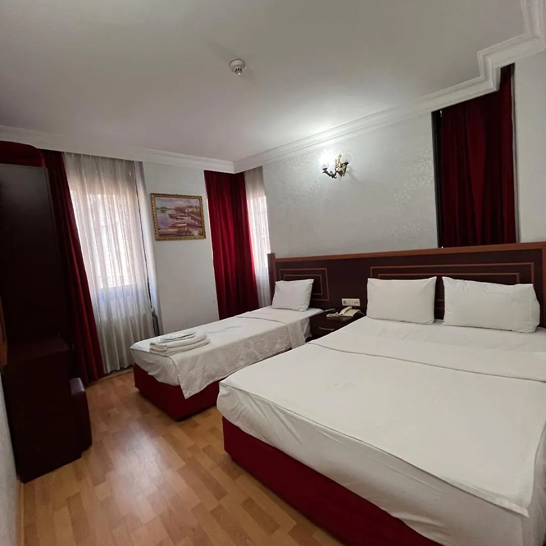 Red White Hotel Istambul