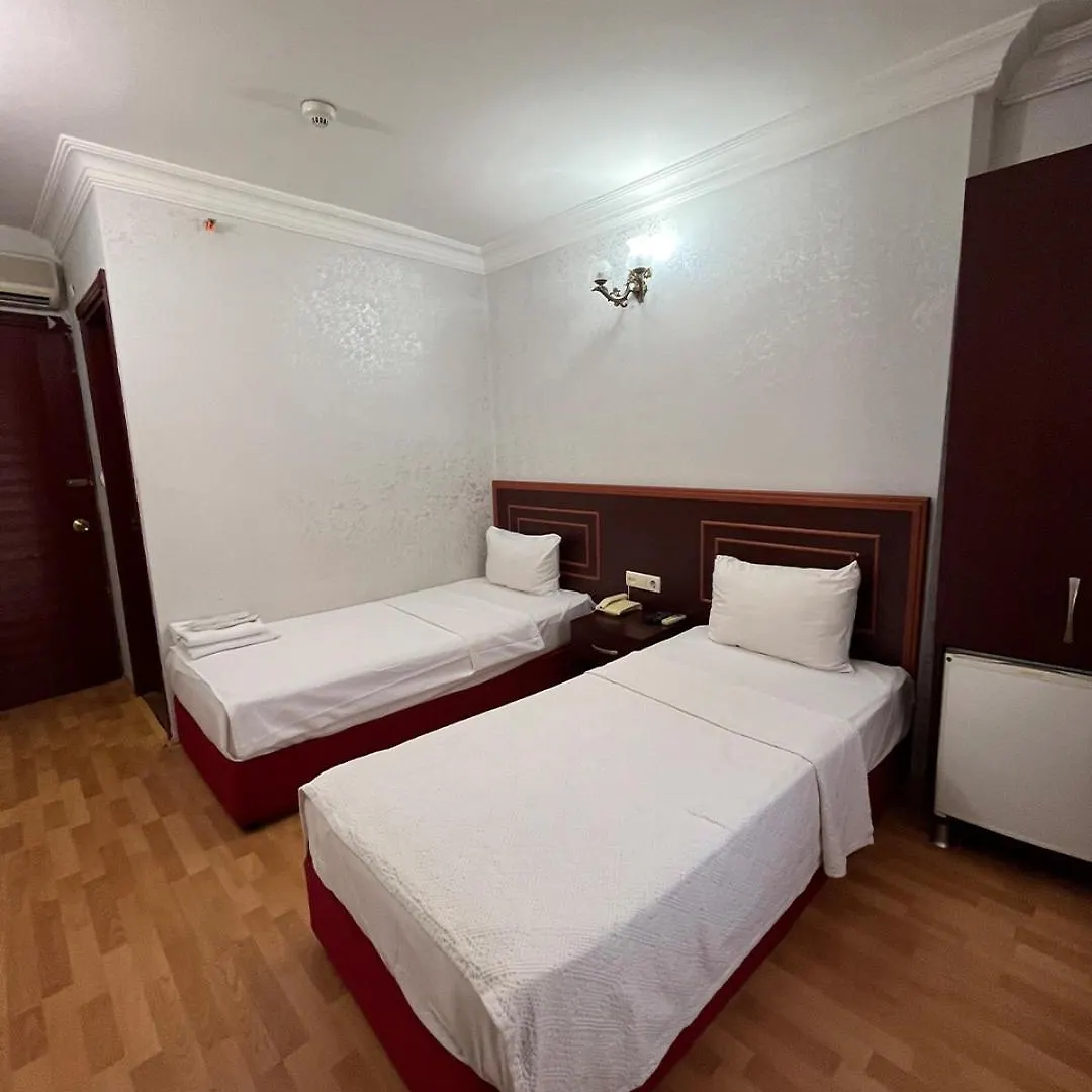Red White Hotel Istambul 2*,  Turquia
