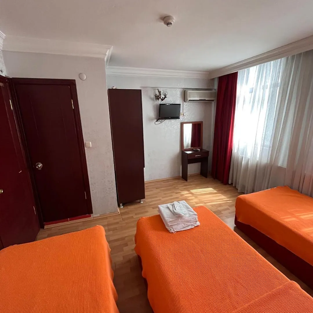 Red White Hotel Istambul