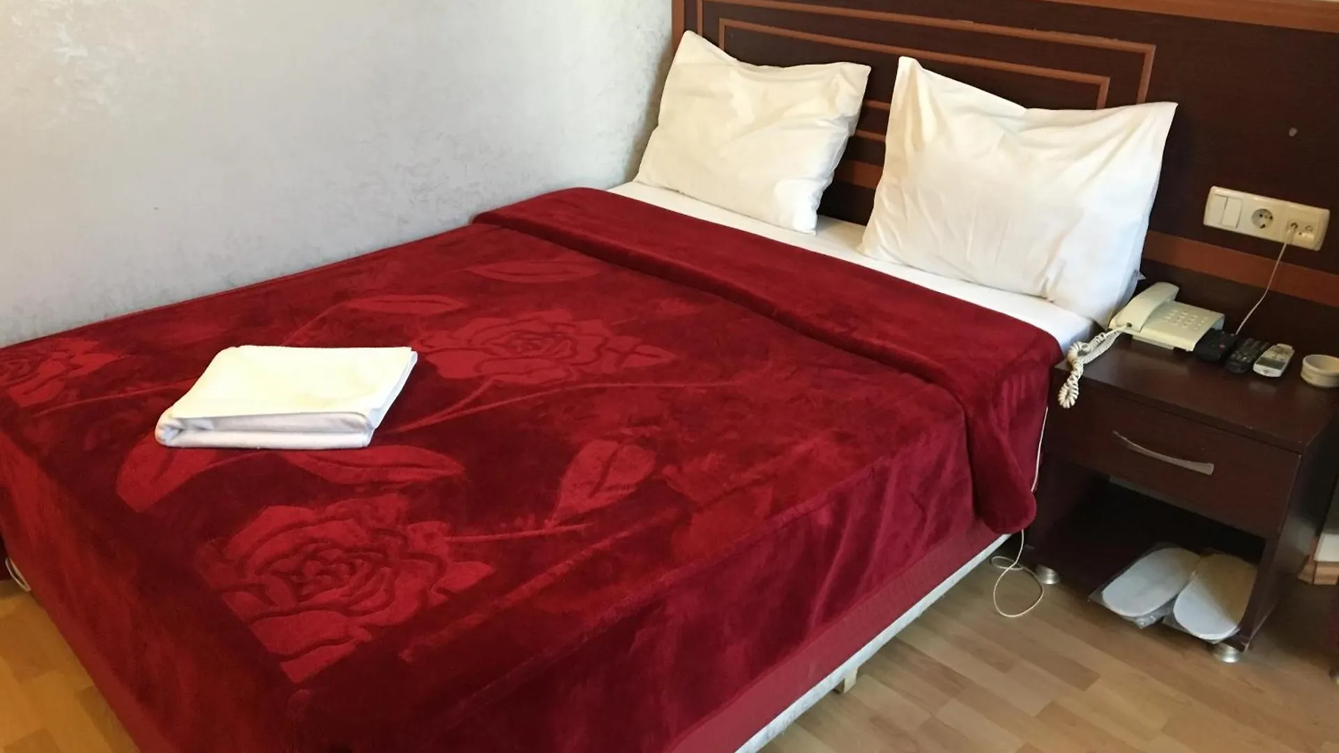 Red White Hotel Istambul