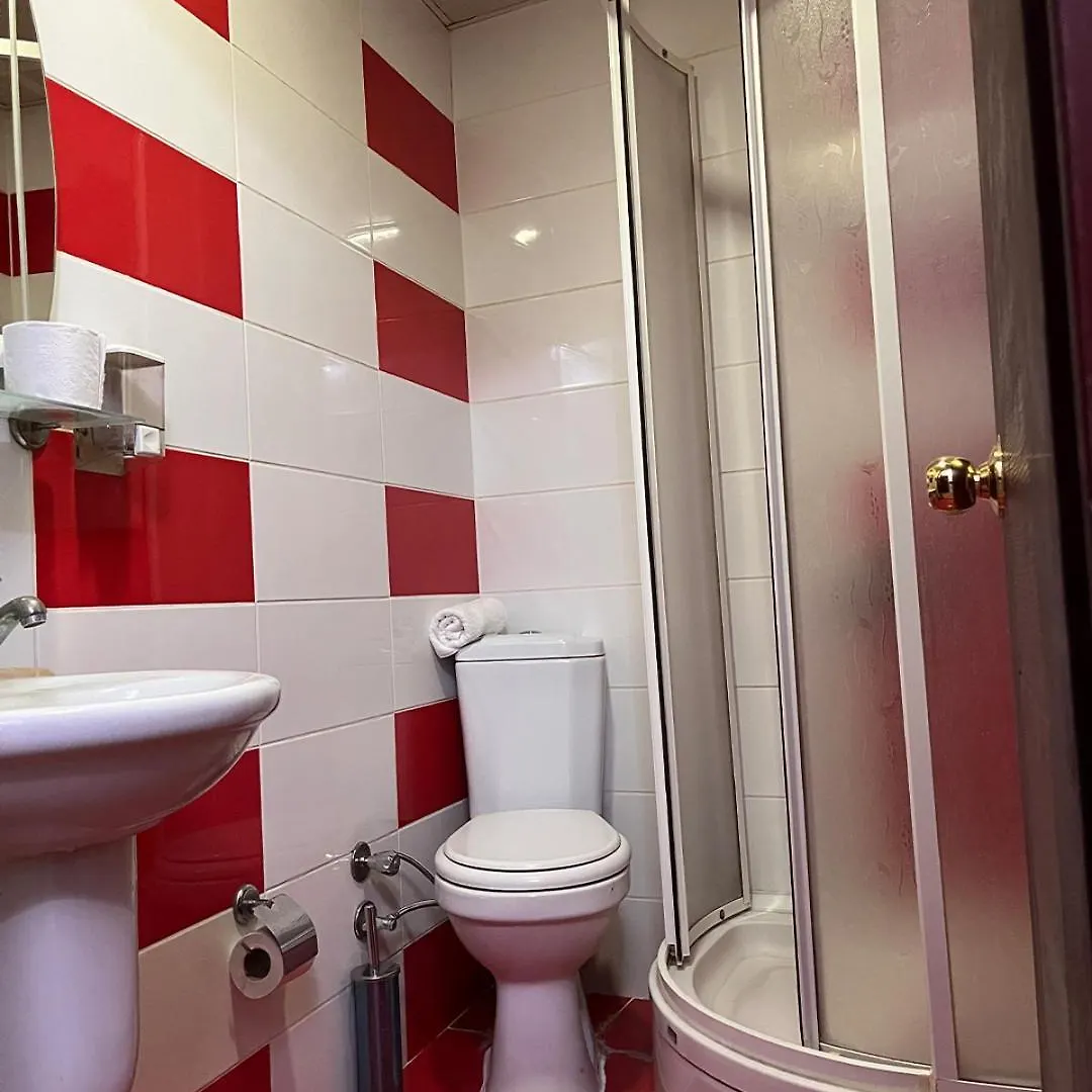 Red White Hotel Istambul 2*,  Turquia
